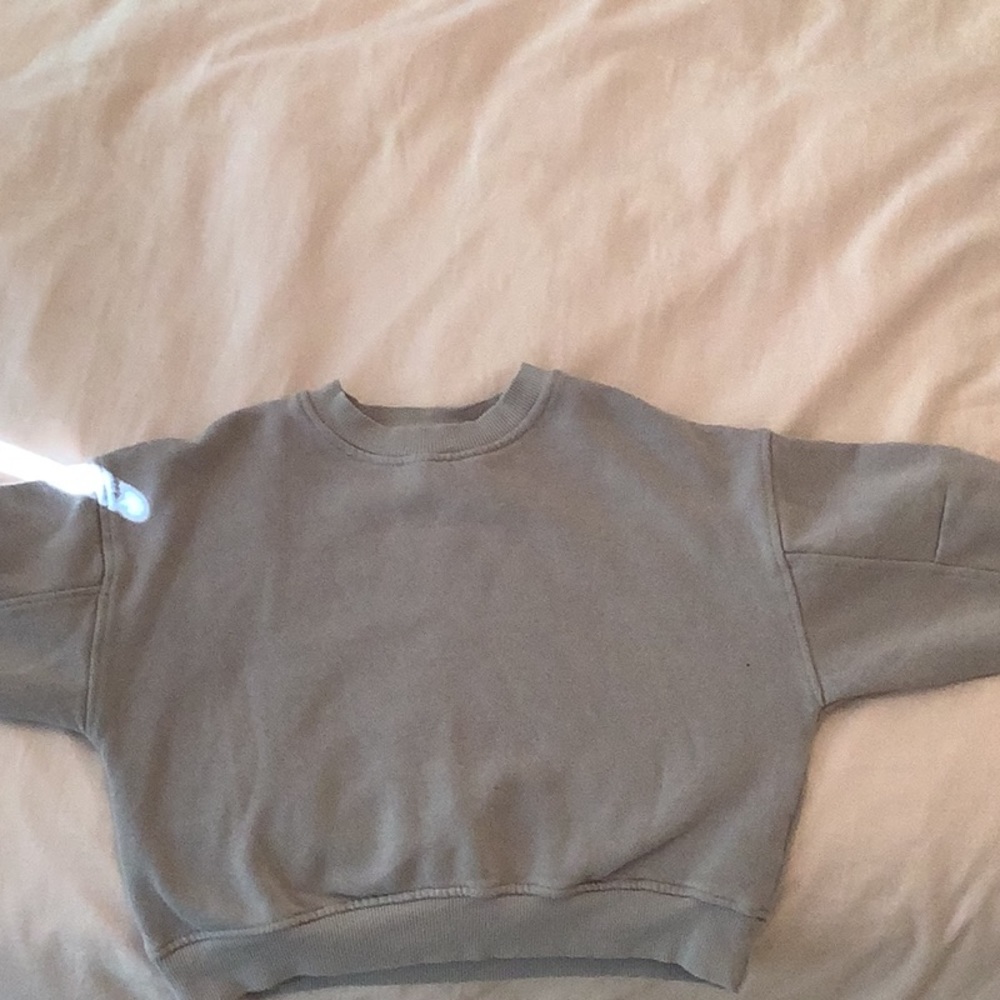 Zara kid’s sweatshirt